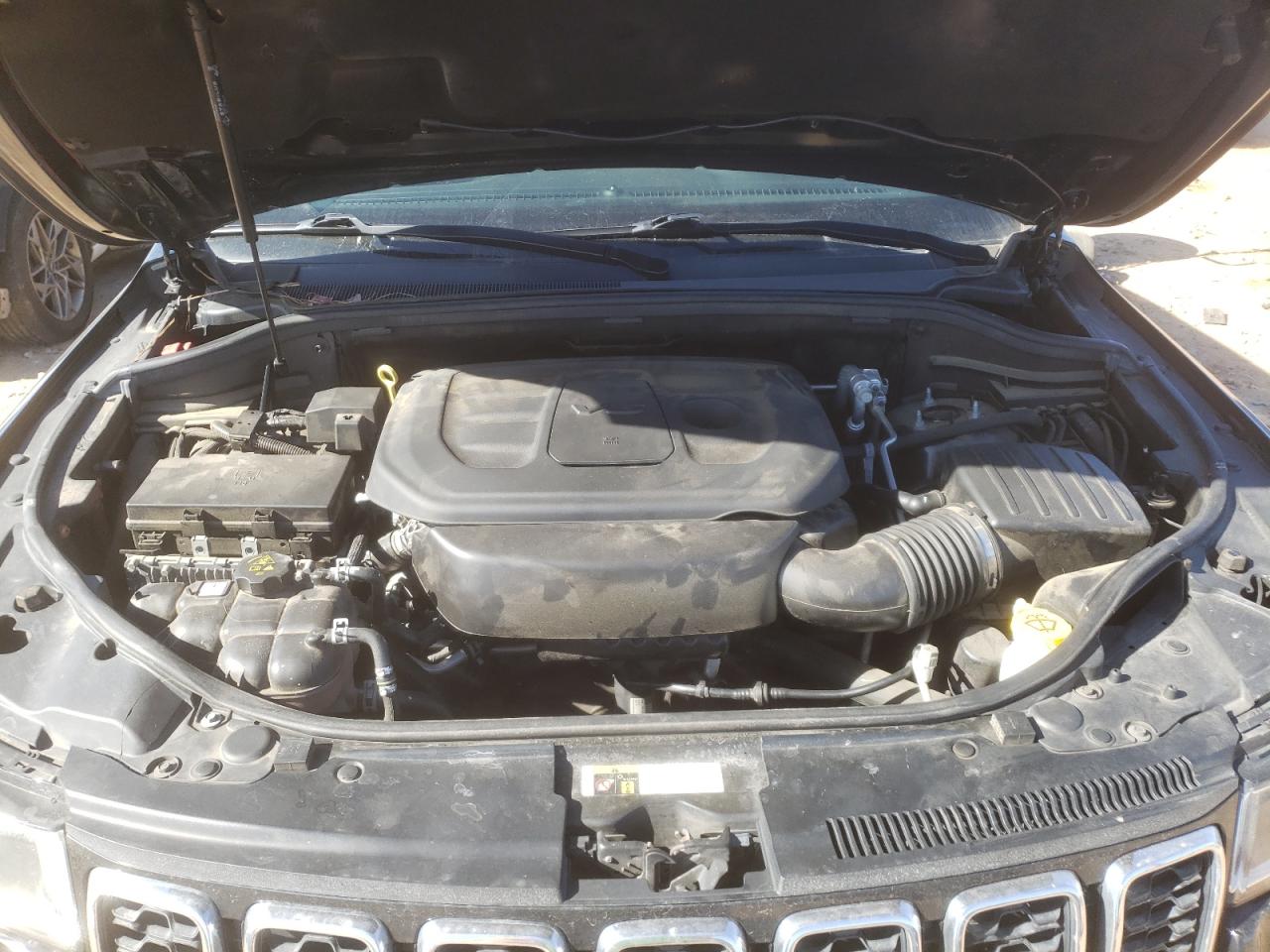 2019 Jeep Grand Cherokee - Image 12