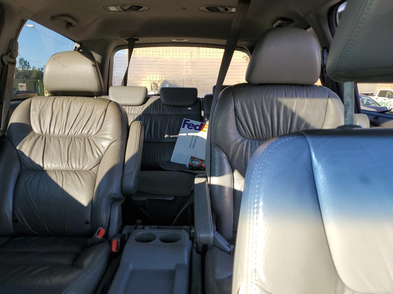 2008 Honda Odyssey - Image 10
