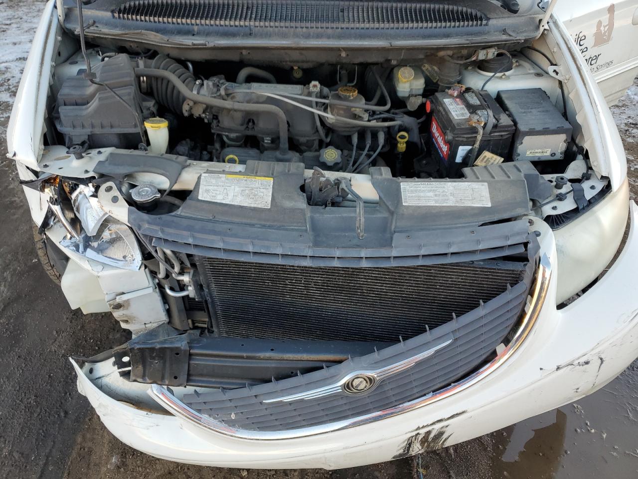 2004 Chrysler Town & Country - Image 12