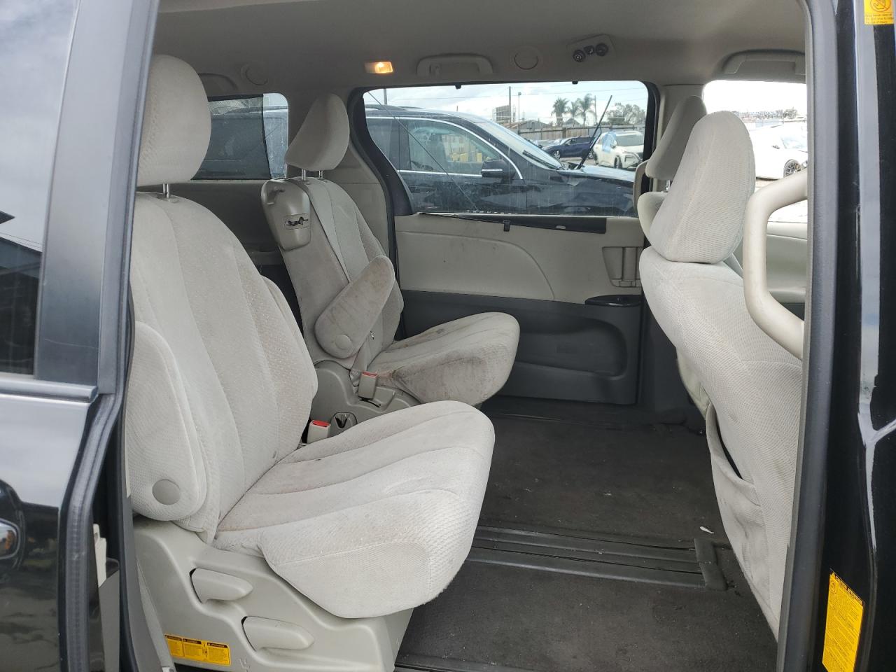 2011 Toyota Sienna - Image 11