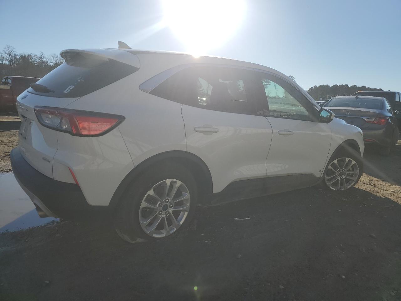 2020 Ford Escape - Image 3