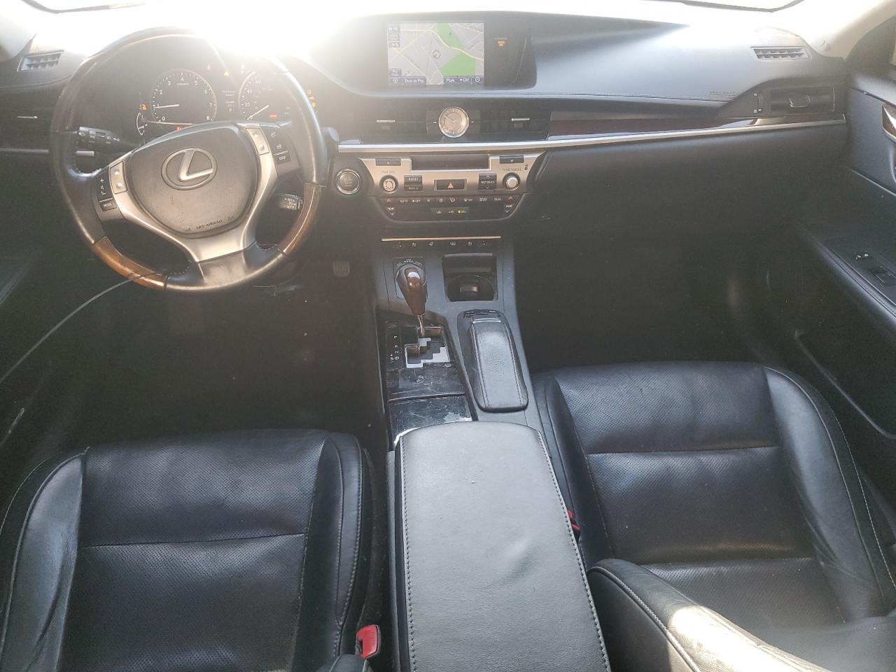 2014 Lexus ES - Image 8