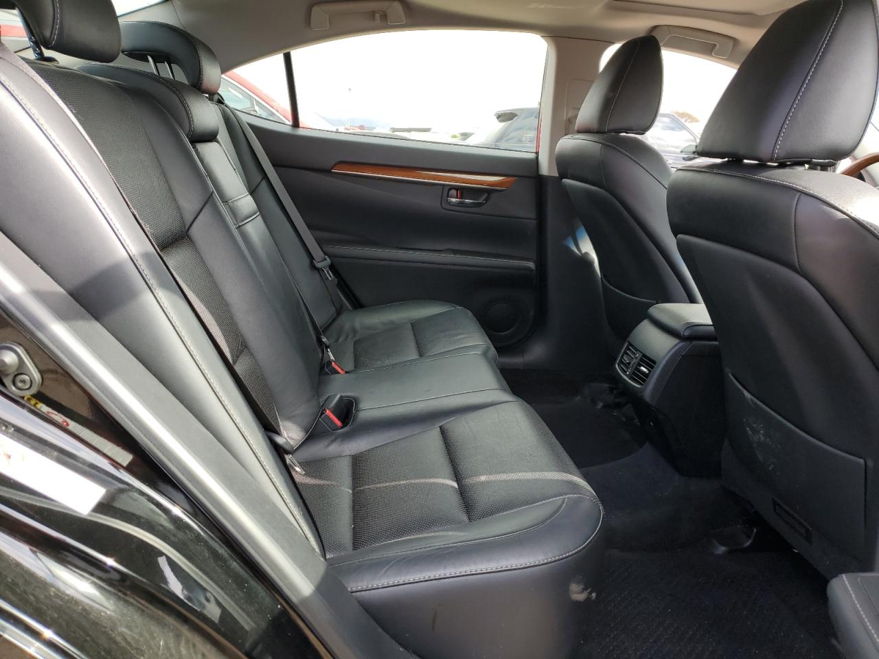 2013 Lexus ES - Image 10