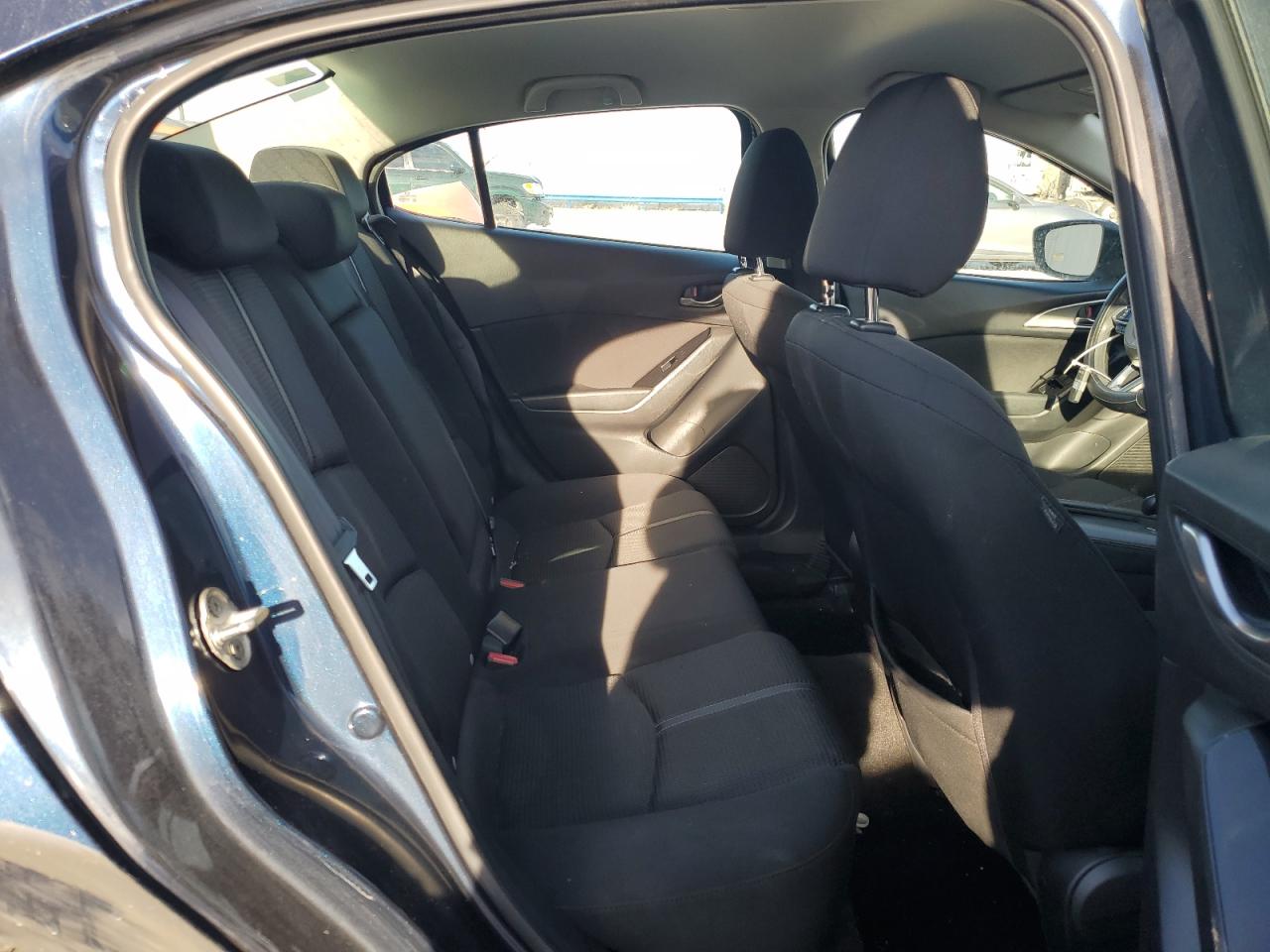 2017 Mazda 3 - Image 11