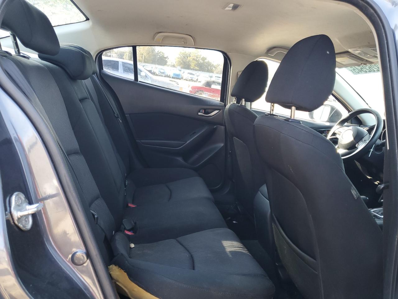 2016 Mazda 3 - Image 10