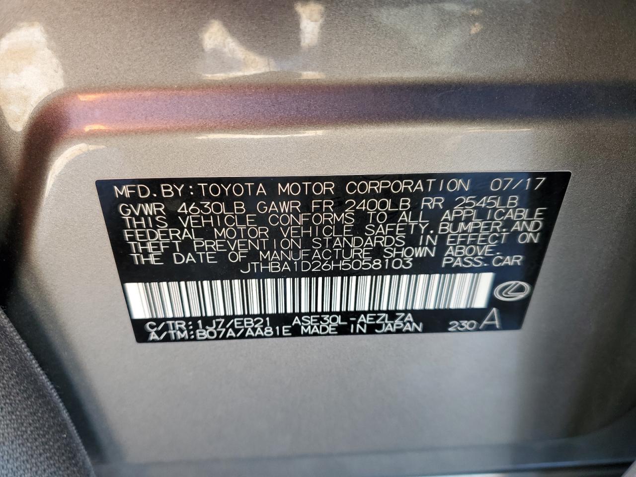 2017 Lexus IS - Image 12
