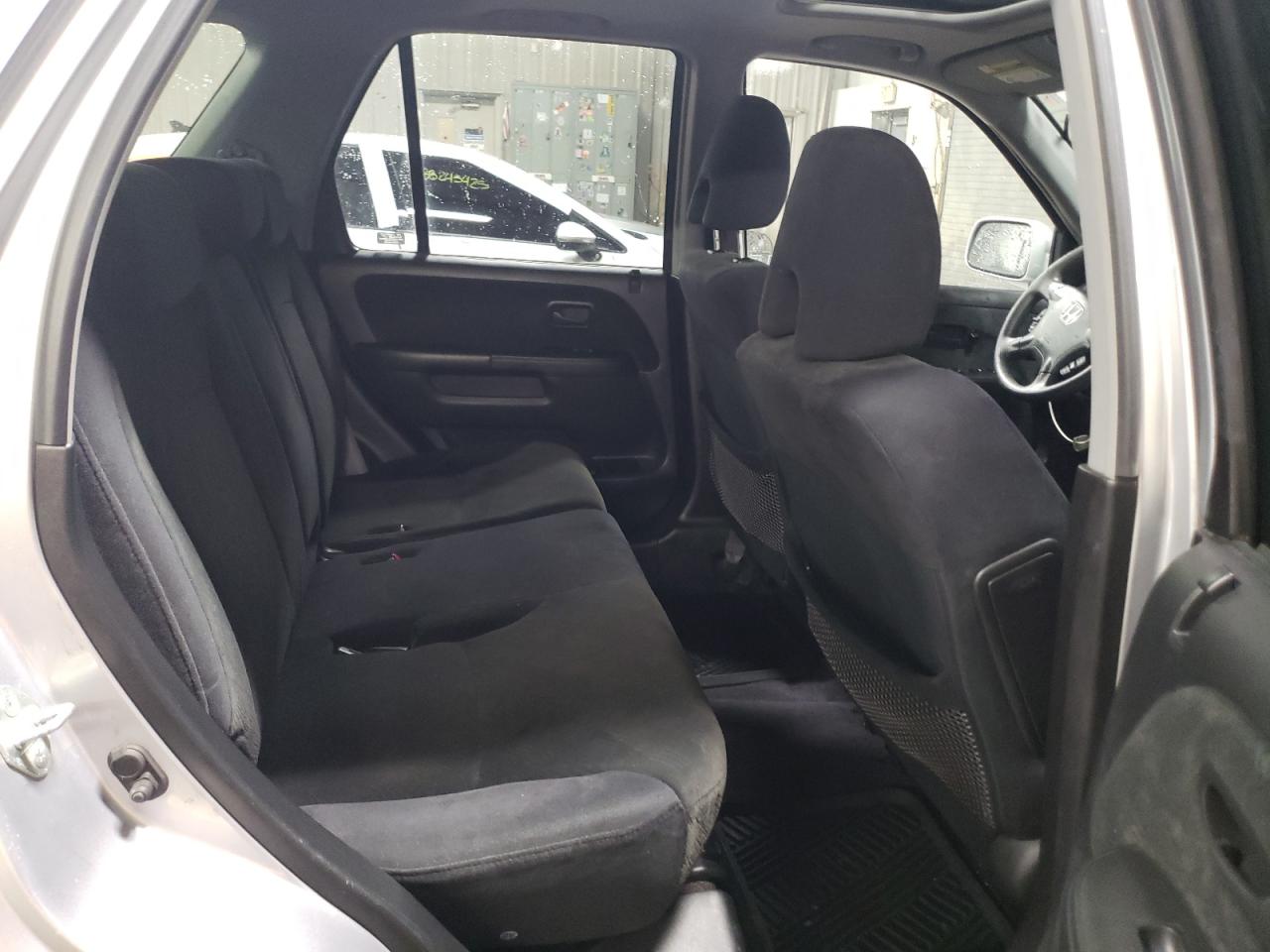 2005 Honda CR-V - Image 10