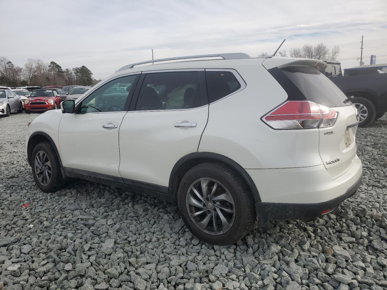 2015 Nissan Rogue - Image 2