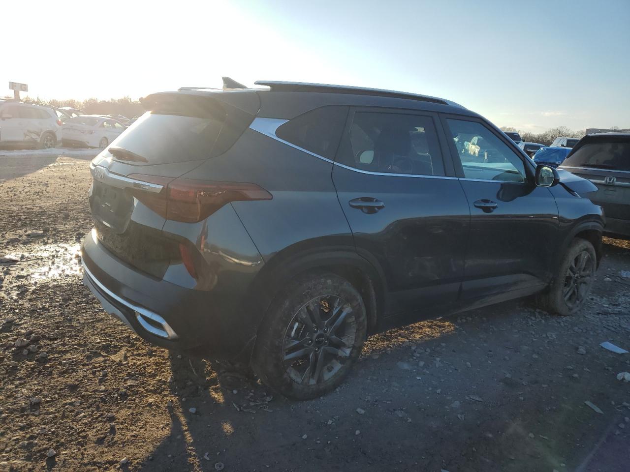 2023 Kia Seltos - Image 3