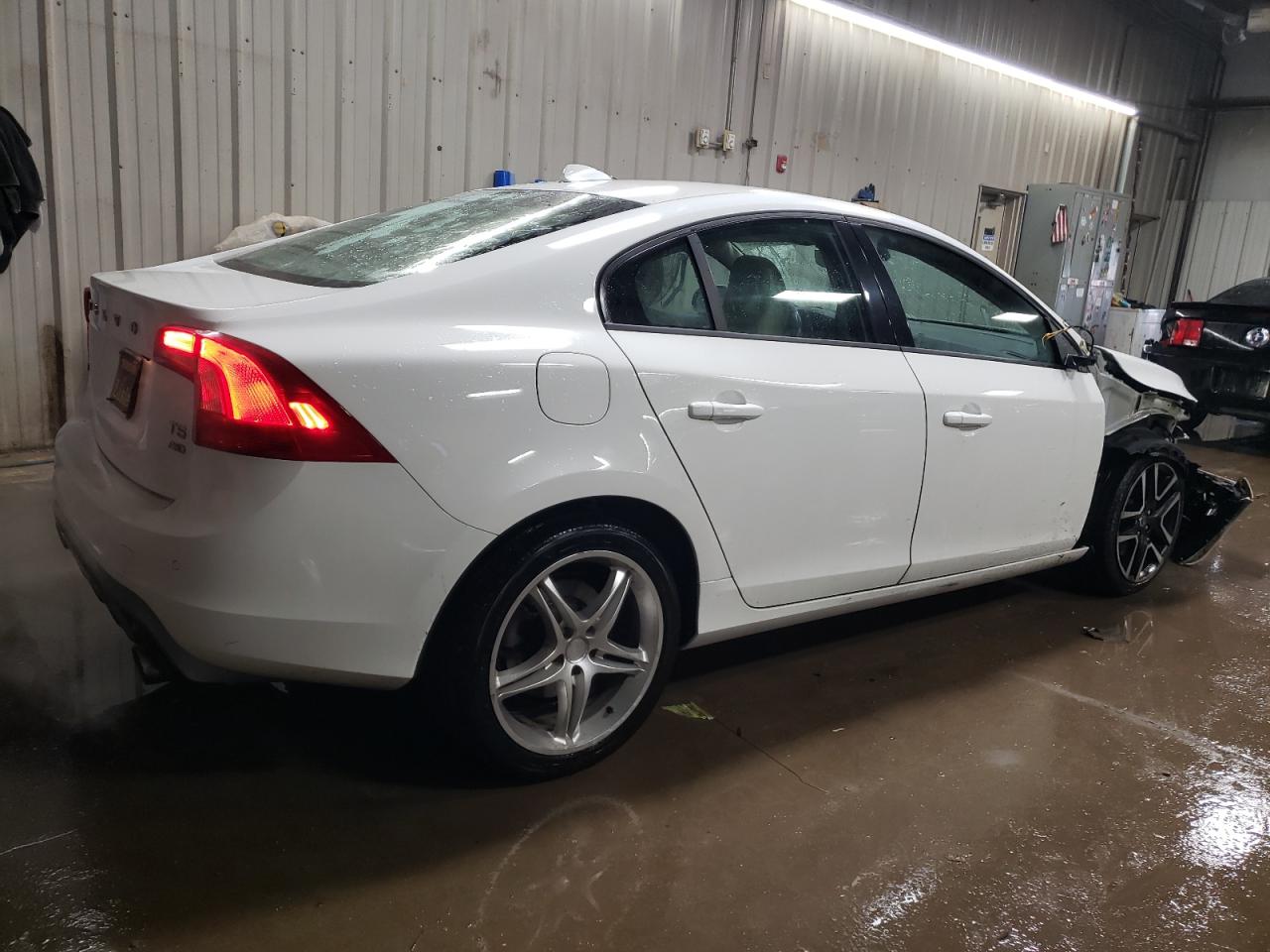 2017 Volvo S60 - Image 3