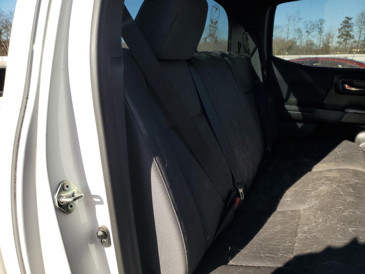 2019 Toyota Tacoma - Image 10