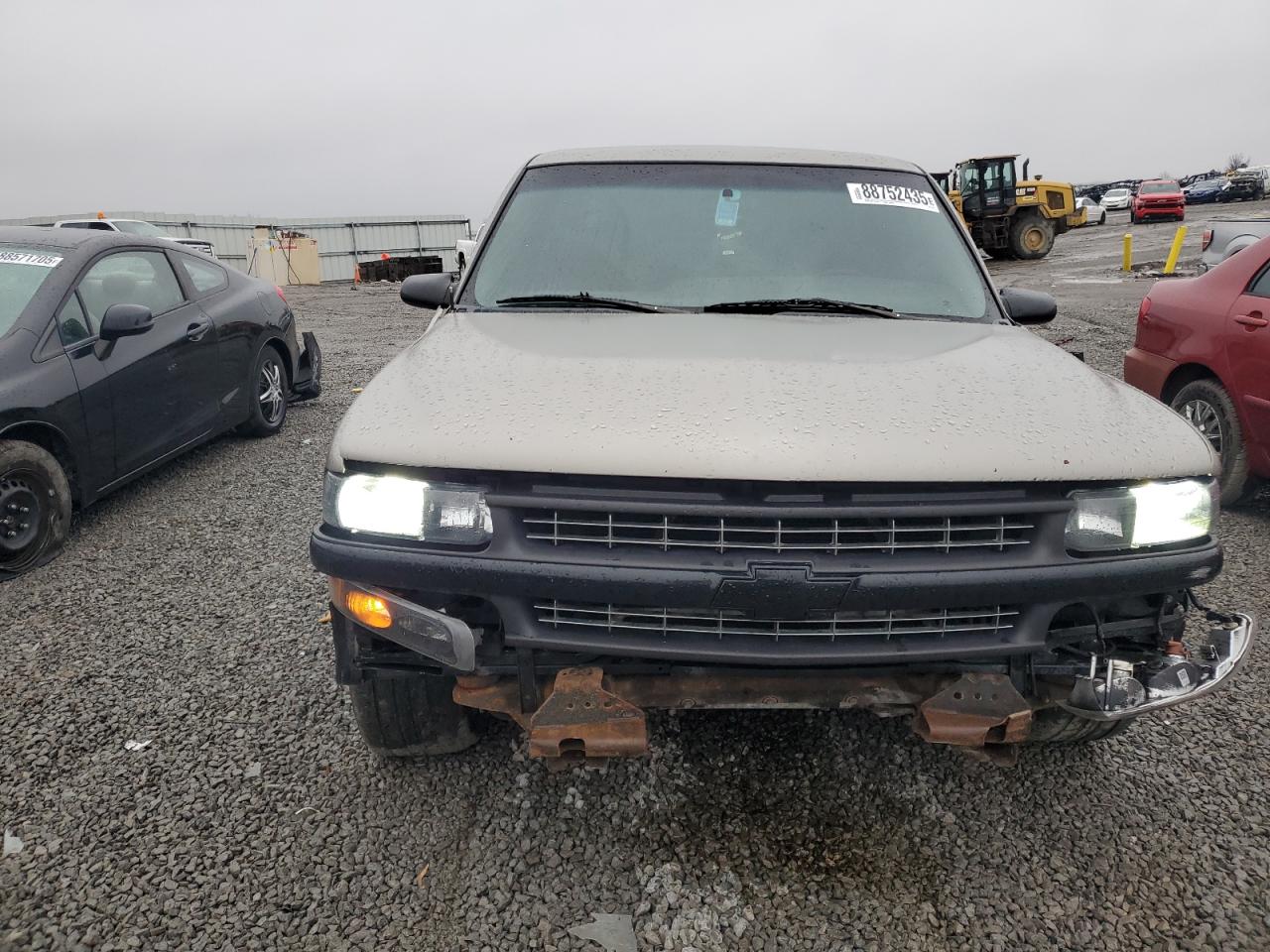 2002 Chevrolet Silverado - Image 5