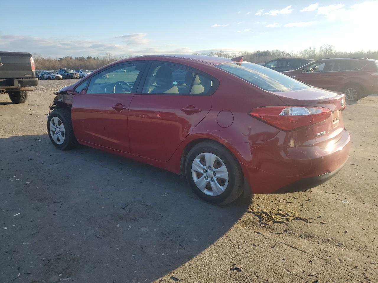 VIN KNAFX4A67F5361556 2015 KIA FORTE no.2