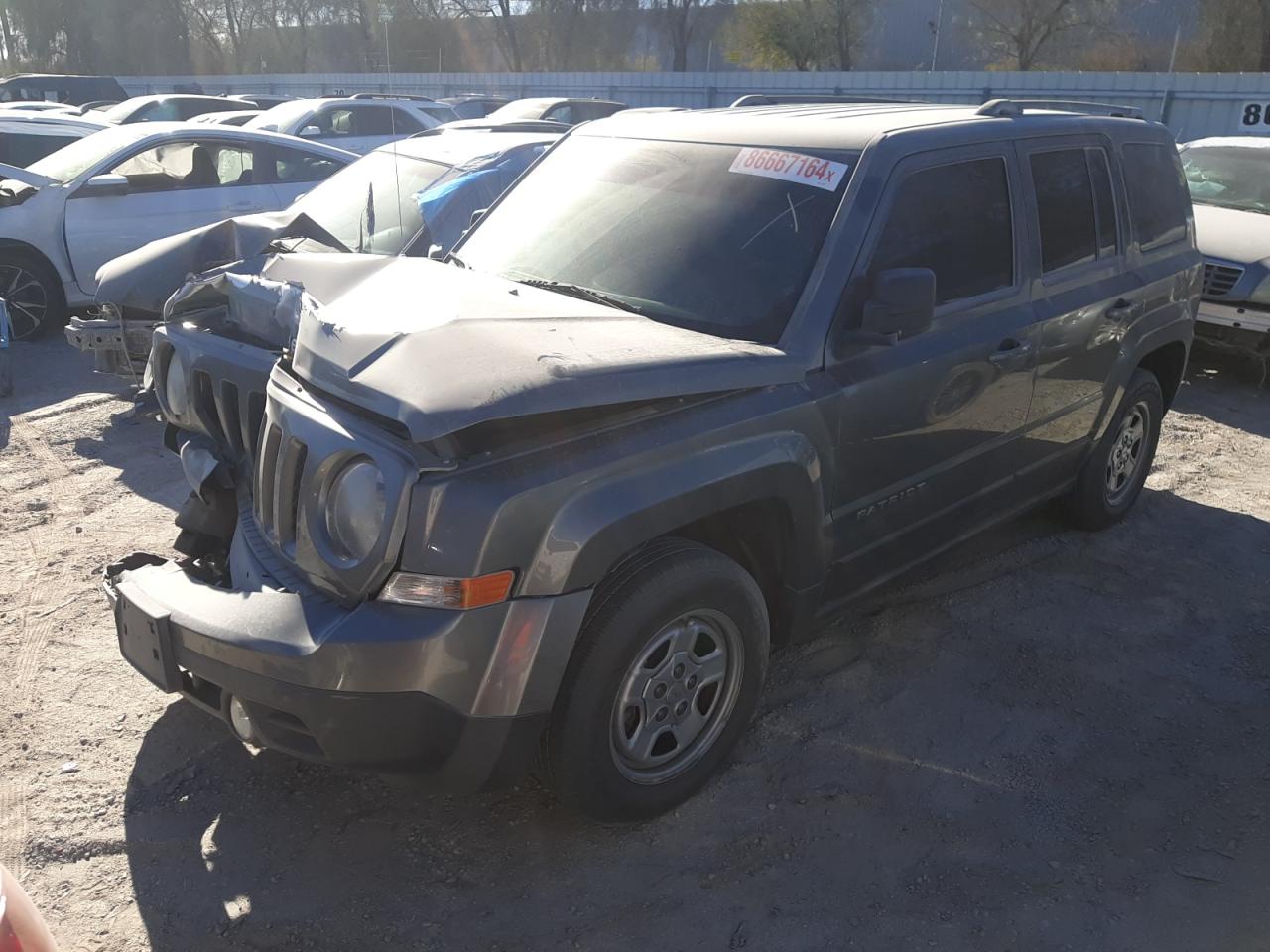 VIN 1C4NJPBA0DD264352 2013 JEEP PATRIOT no.1