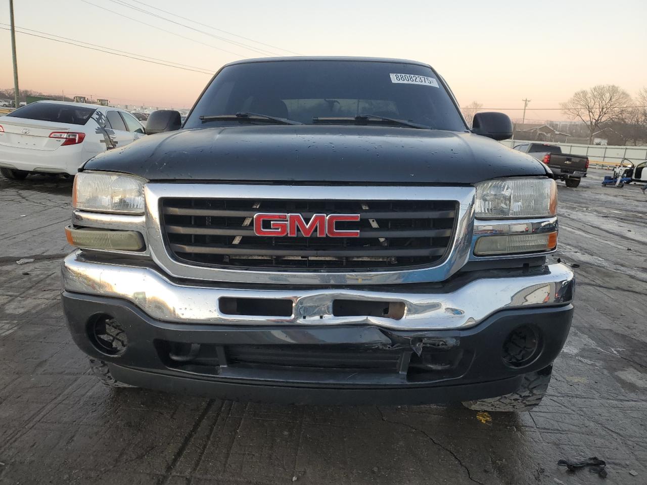 2005 GMC Sierra - Image 5