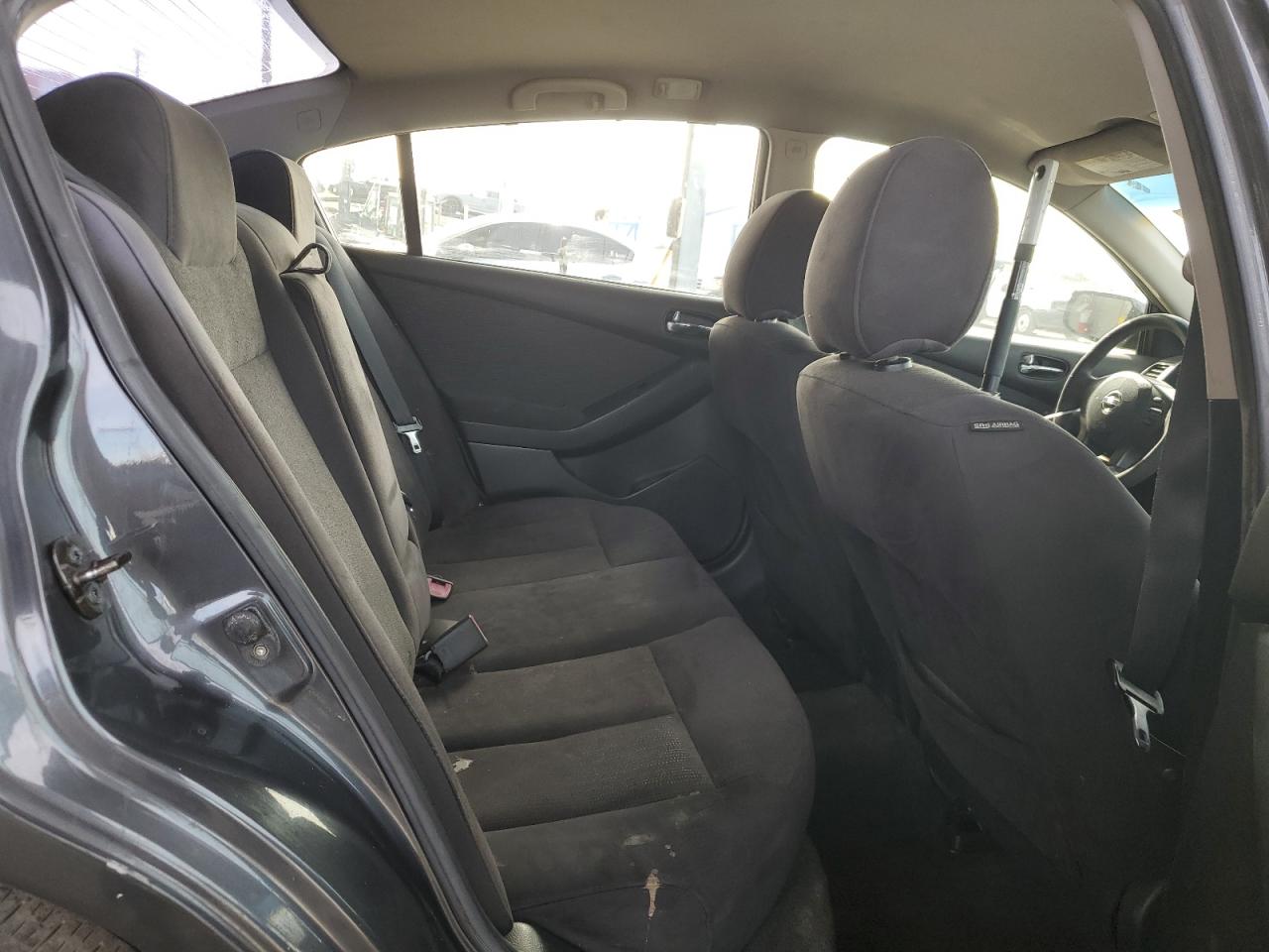2010 Nissan Altima - Image 11