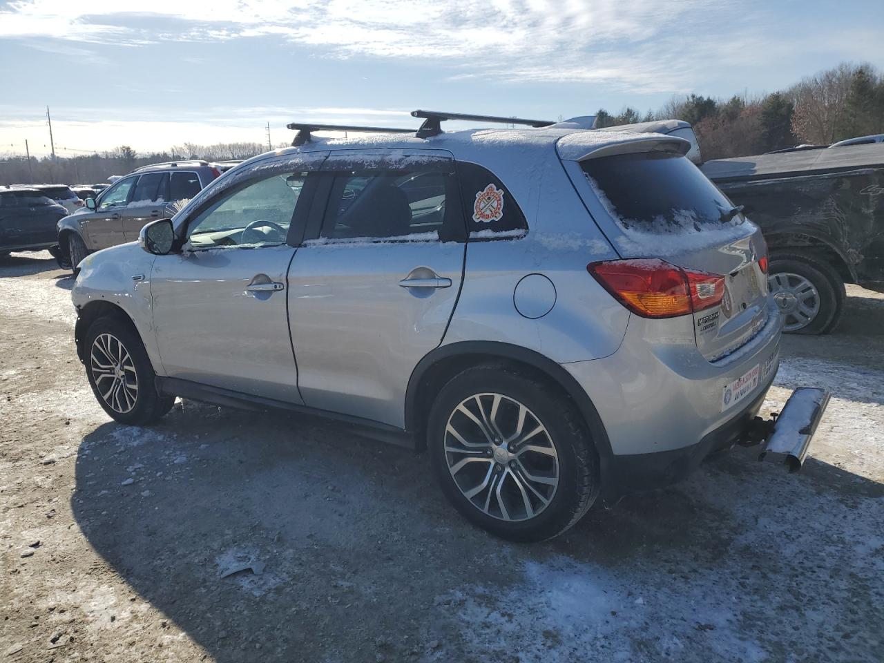 2017 Mitsubishi Outlander - Image 2