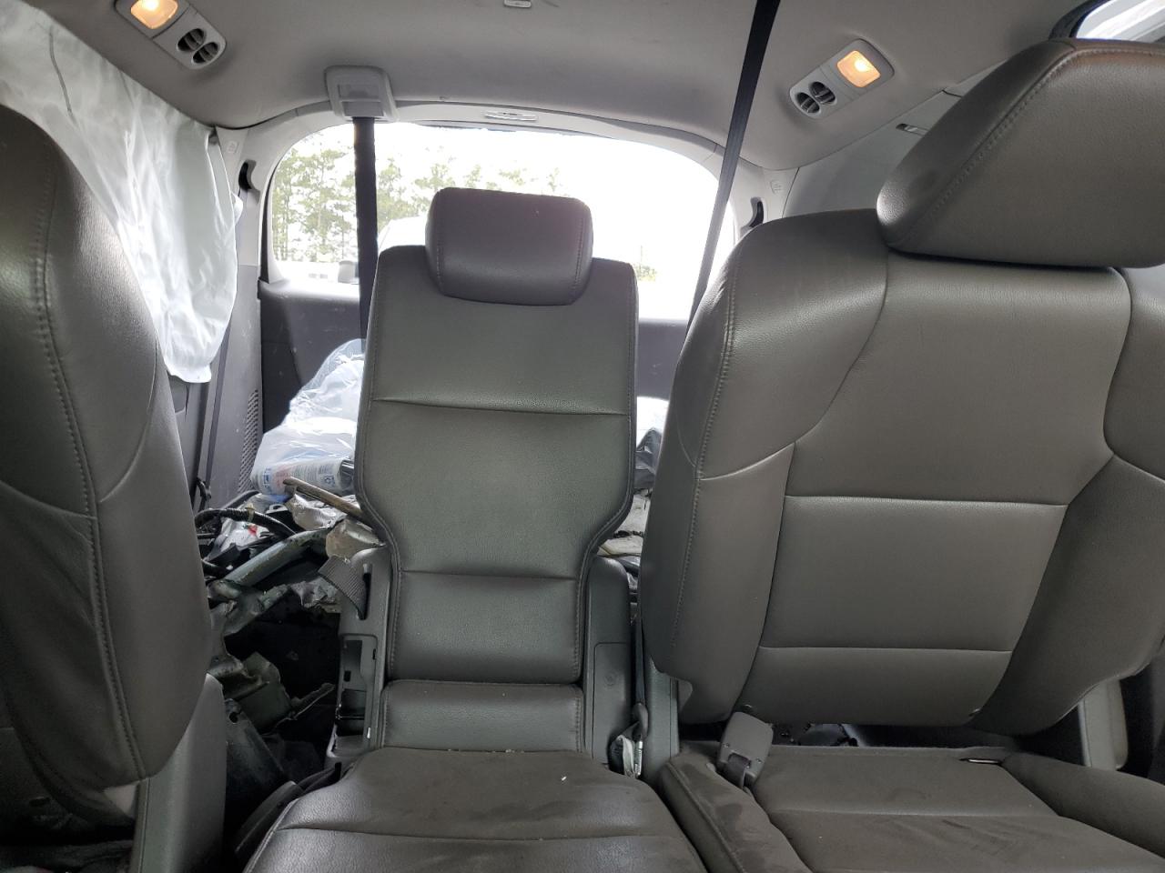 2015 Honda Odyssey - Image 10