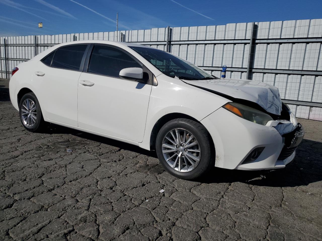 VIN 5YFBURHE7FP209512 2015 TOYOTA COROLLA no.4