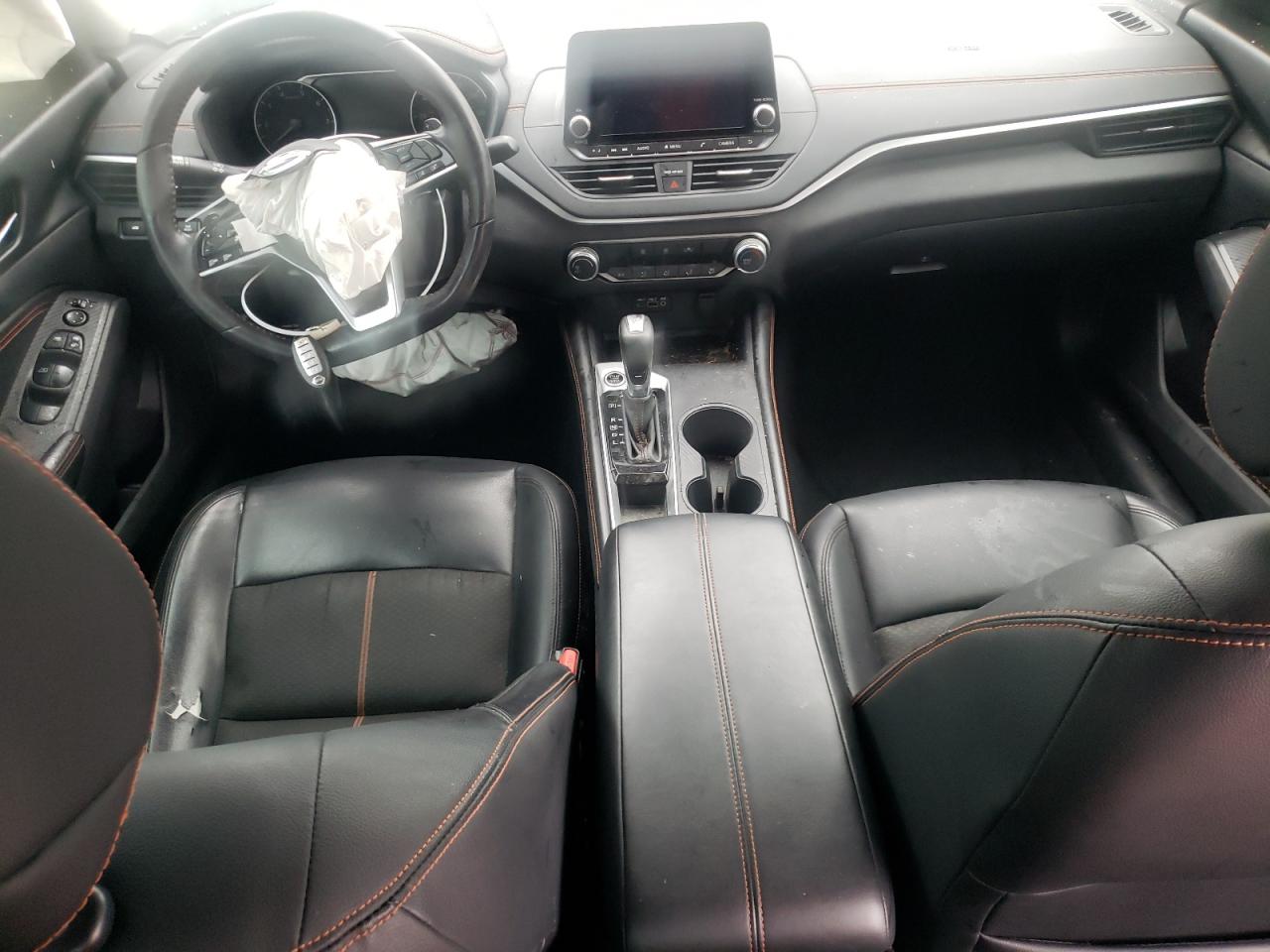 2020 Nissan Altima - Image 8