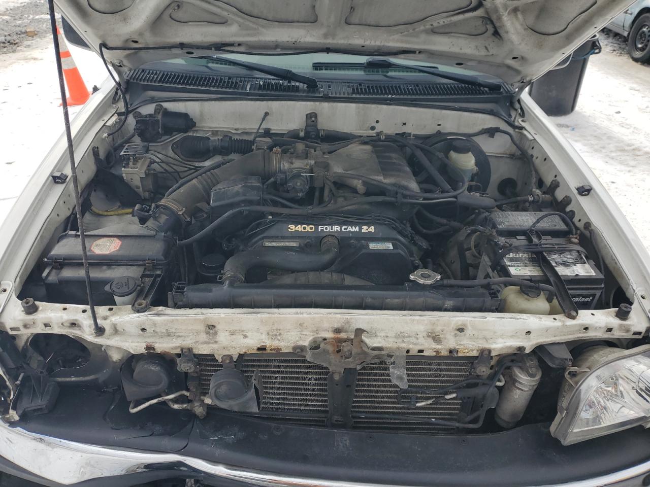 2004 Toyota Tacoma - Image 11