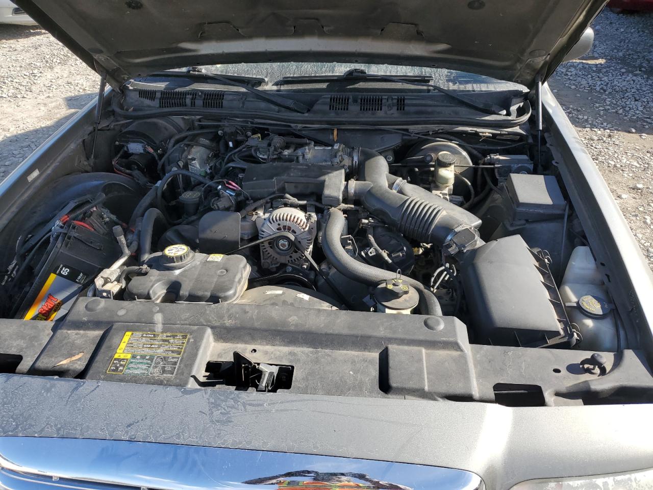 2004 Ford Crown Victoria - Image 11