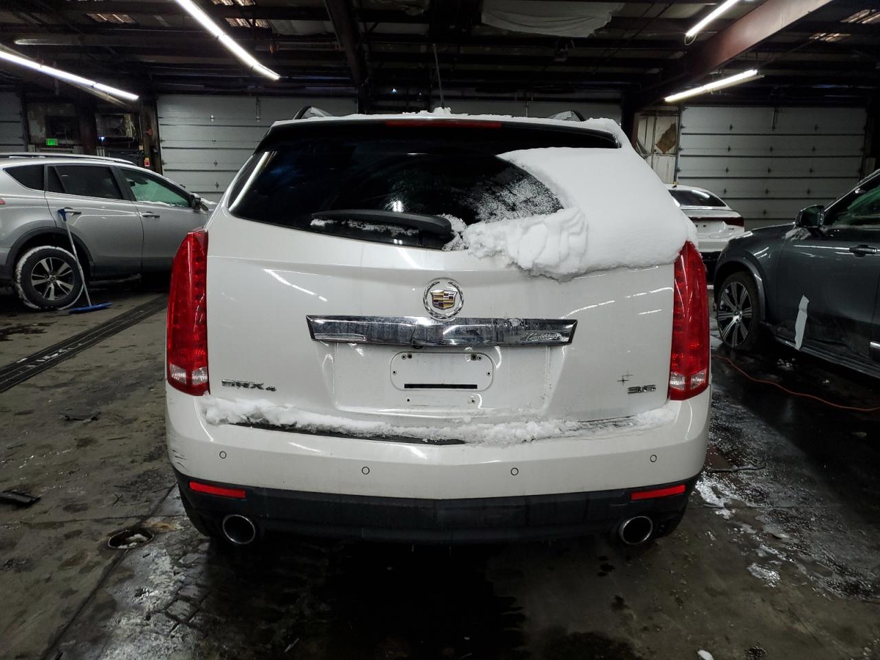 2015 Cadillac SRX - Image 6