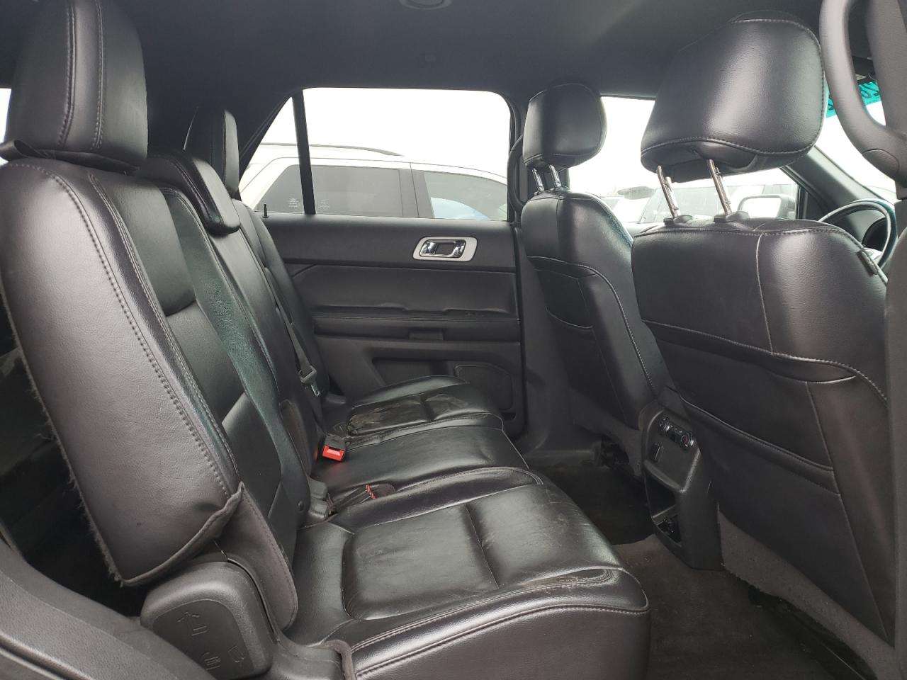 2011 Ford Explorer - Image 11