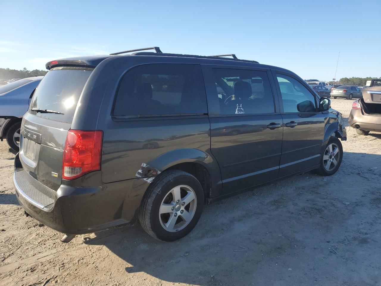 2012 Dodge Caravan - Image 3