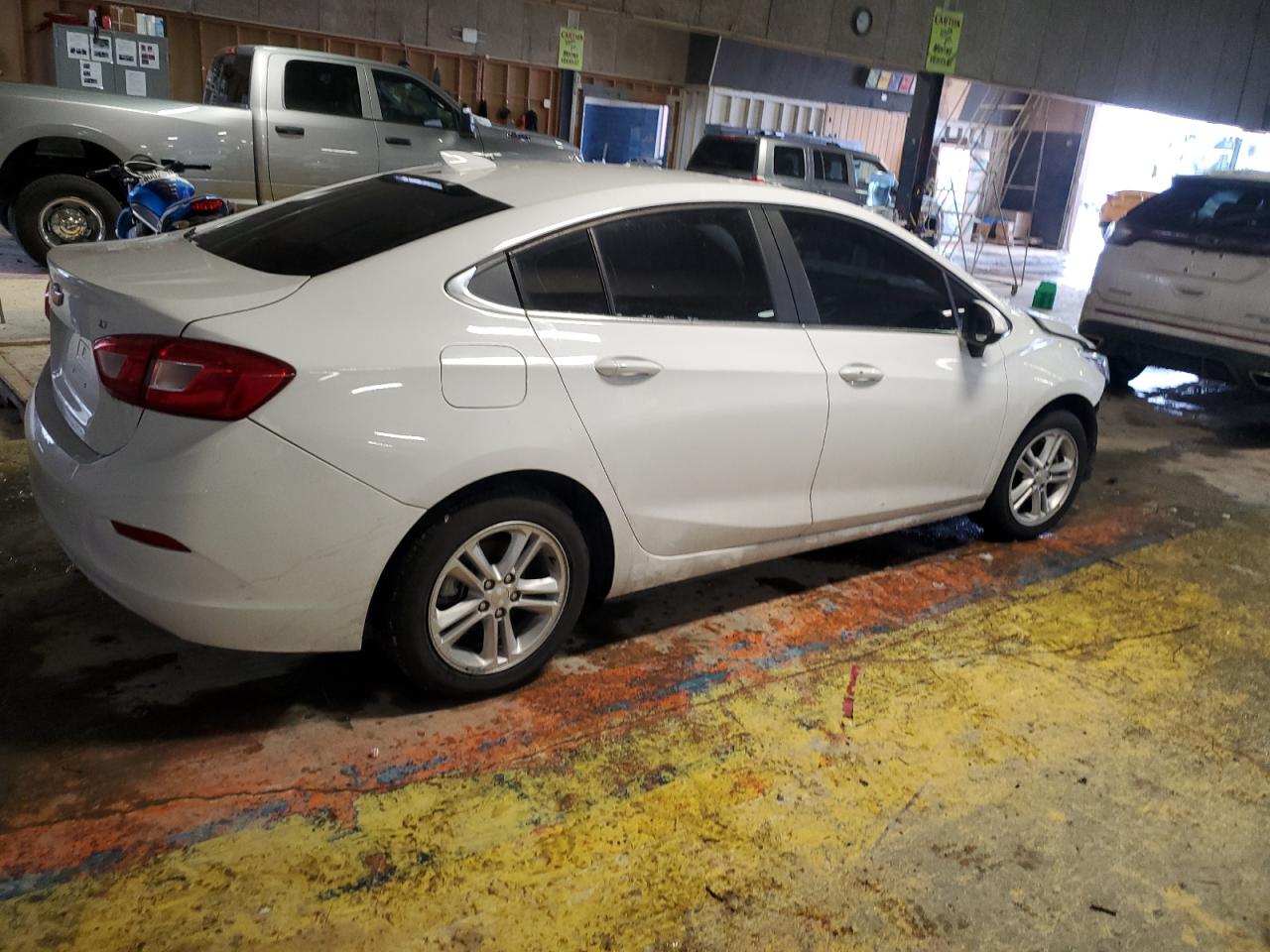 2018 Chevrolet Cruze - Image 3
