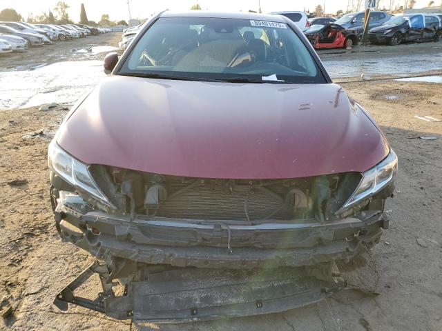  TOYOTA CAMRY 2018 Червоний