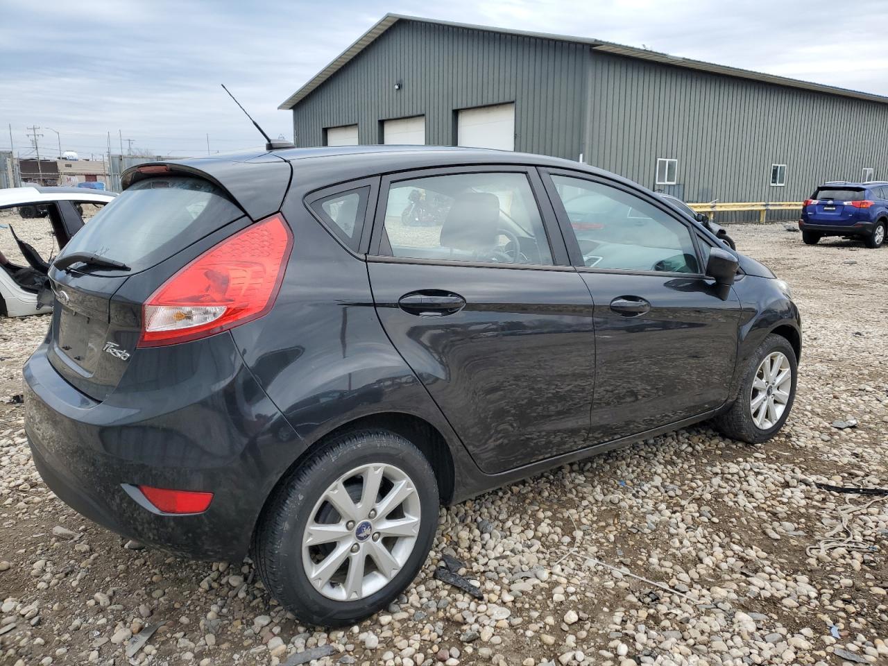 2011 Ford Fiesta - Image 3