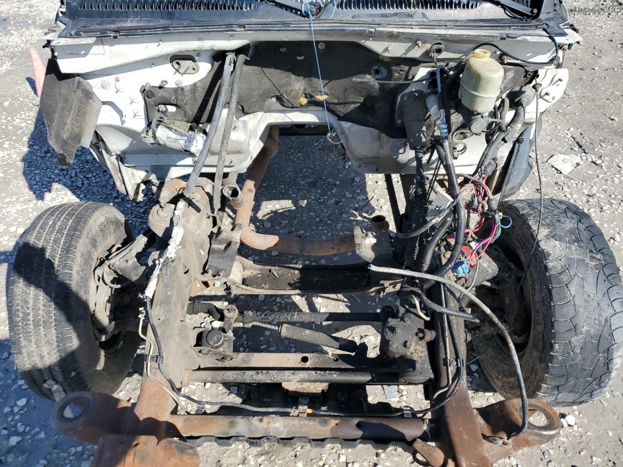 2002 Chevrolet Silverado - Image 11