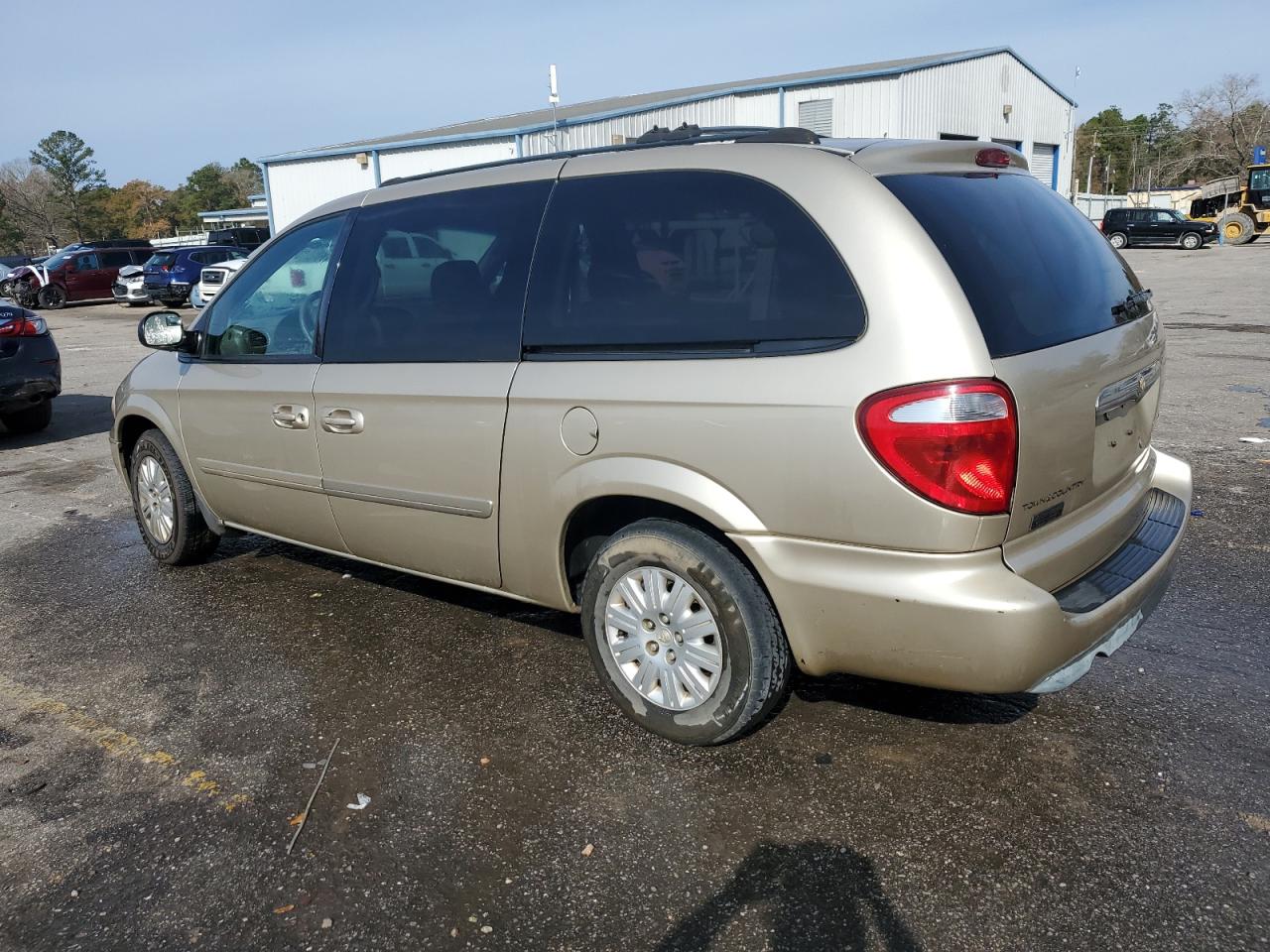 2005 Chrysler Town & Country - Image 2