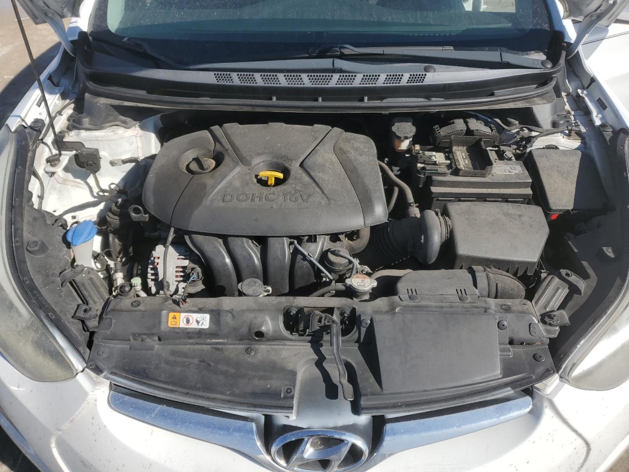 2015 Hyundai Elantra - Image 11
