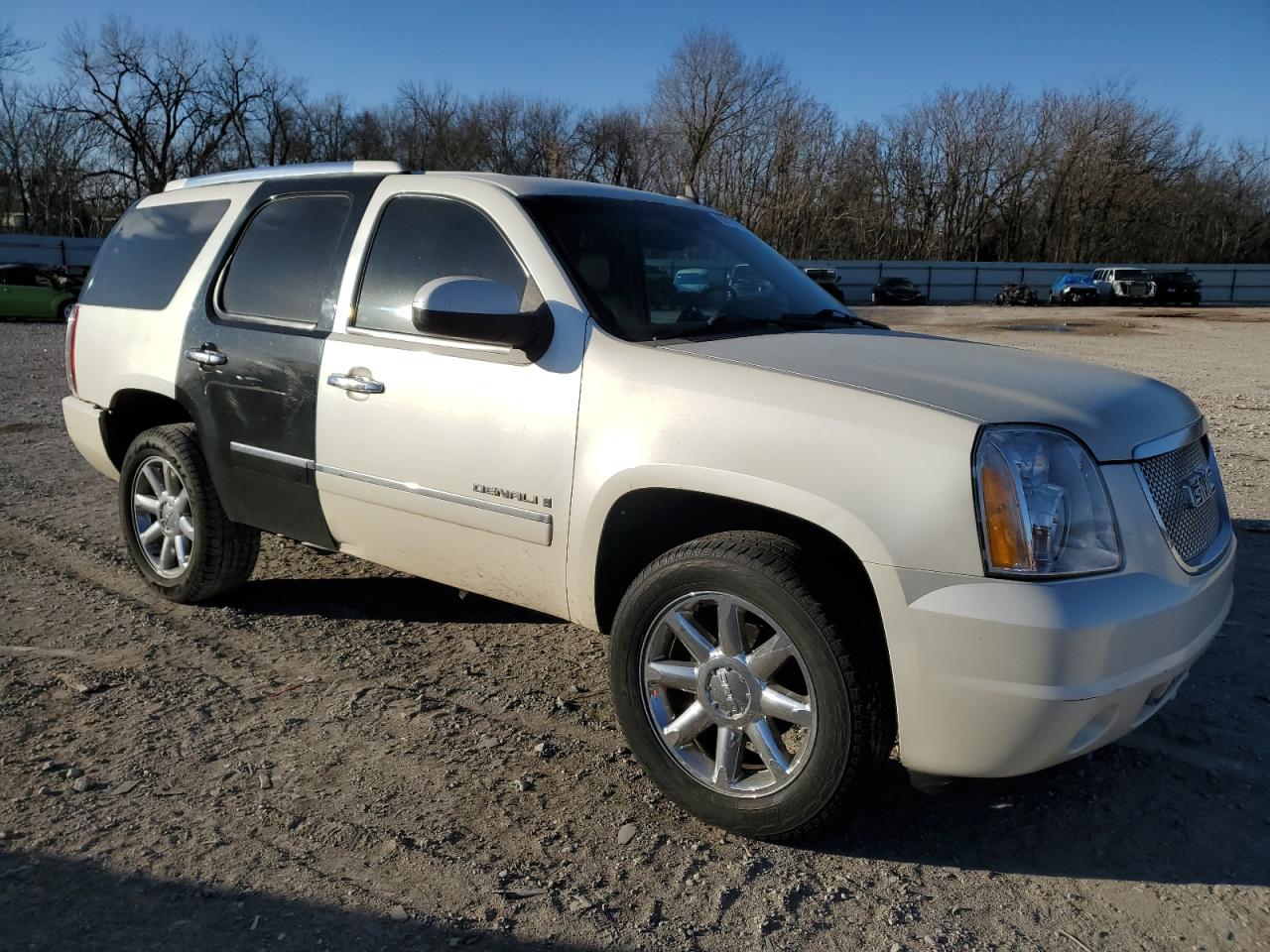 2009 GMC Yukon - Image 4