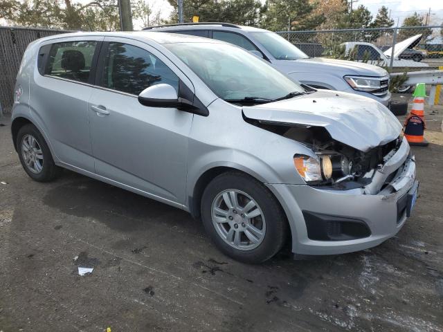 Hatchbacks CHEVROLET SONIC 2016 Srebrny