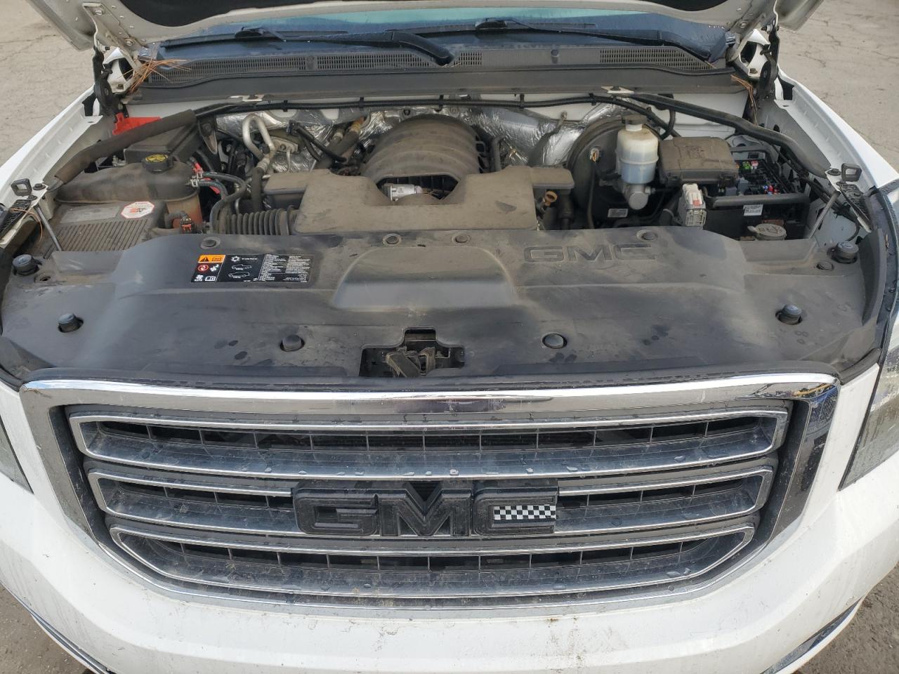 2016 GMC Yukon - Image 12