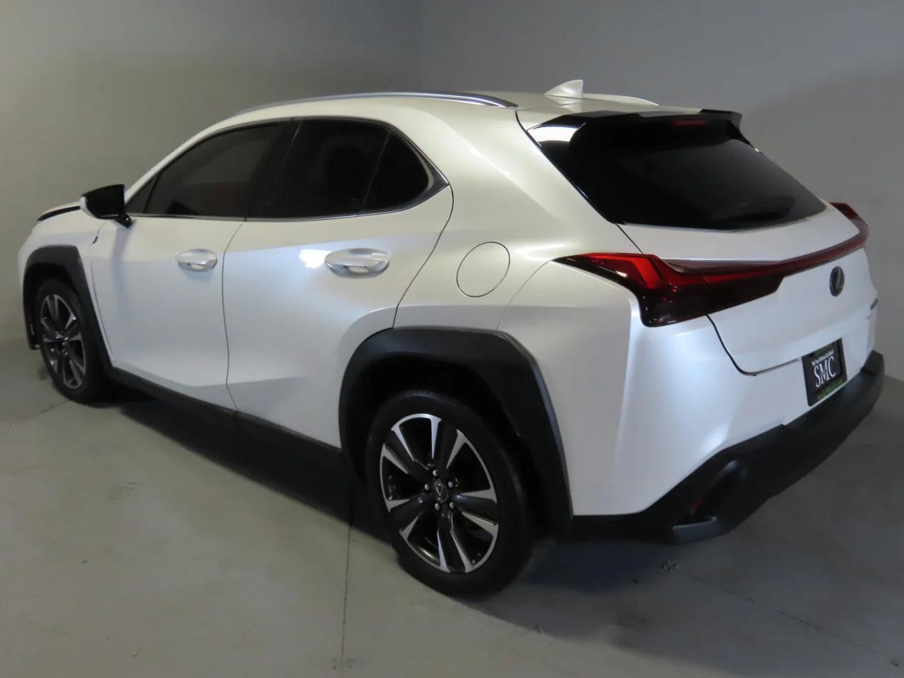 VIN JTHY3JBH4K2014363 2019 LEXUS UX 200 no.4