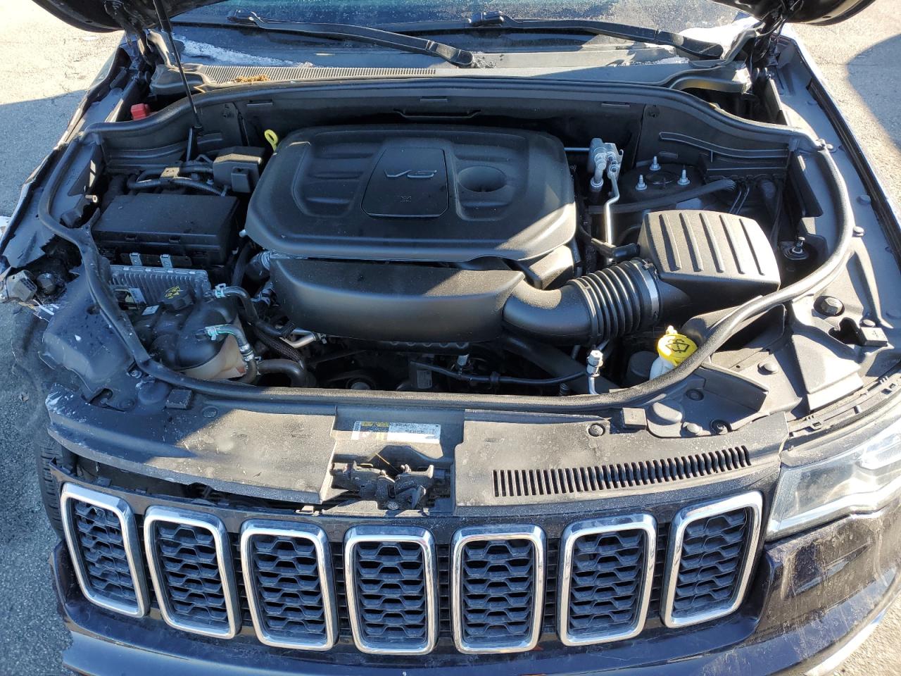 2019 Jeep Grand Cherokee - Image 12