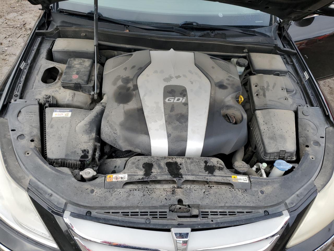 2014 Hyundai Genesis - Image 12