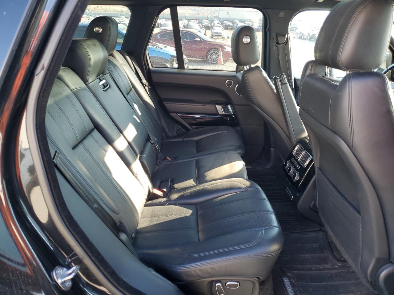 2015 Land Rover Range Rover - Image 11