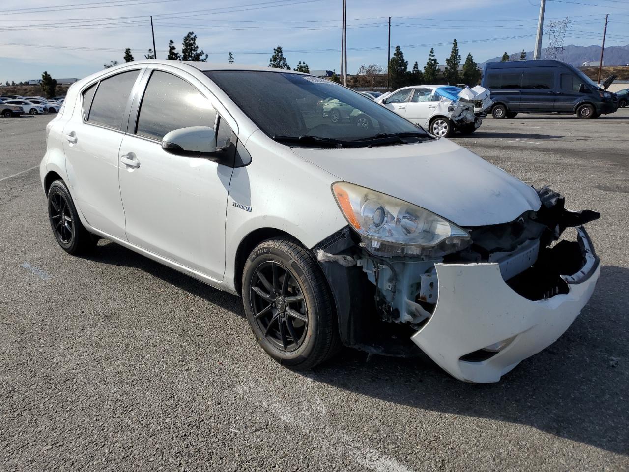 2014 Toyota Prius - Image 4