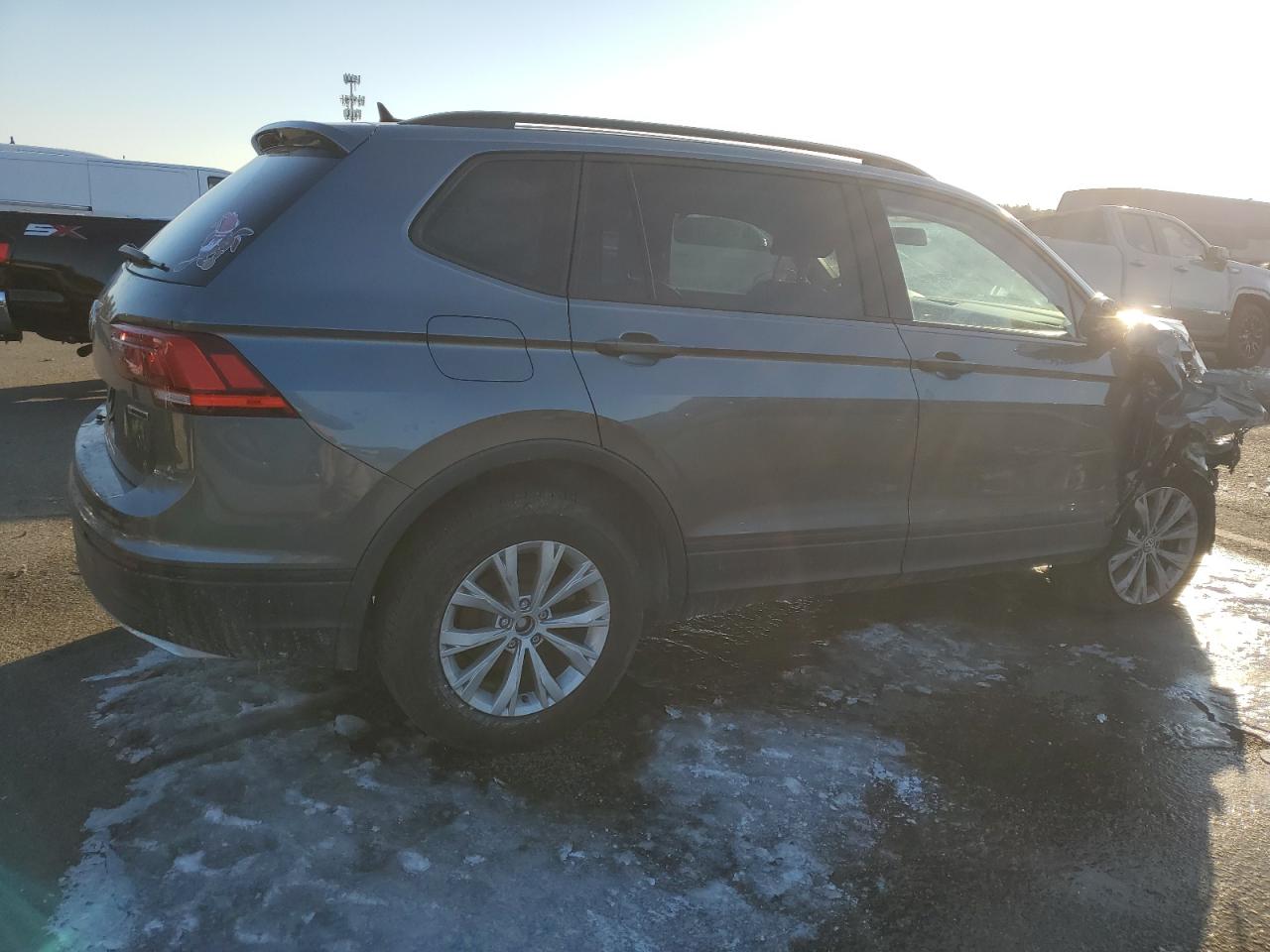2020 Volkswagen Tiguan - Image 3