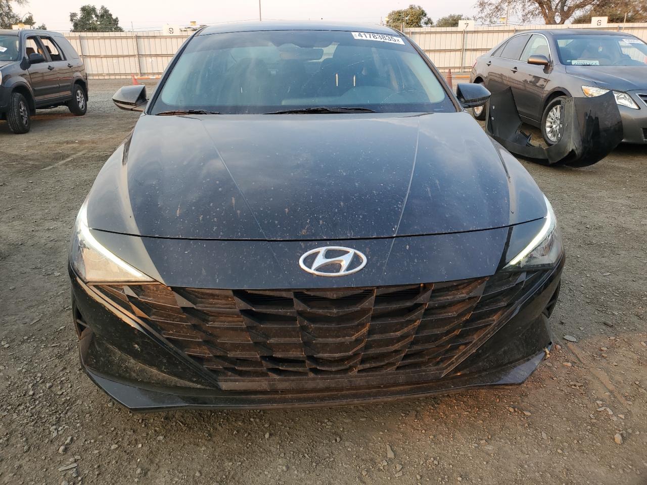 2022 Hyundai Elantra - Image 5