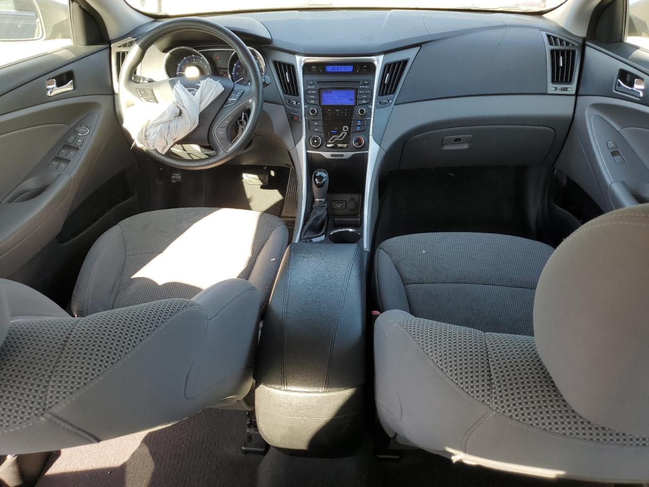 2013 Hyundai Sonata - Image 8