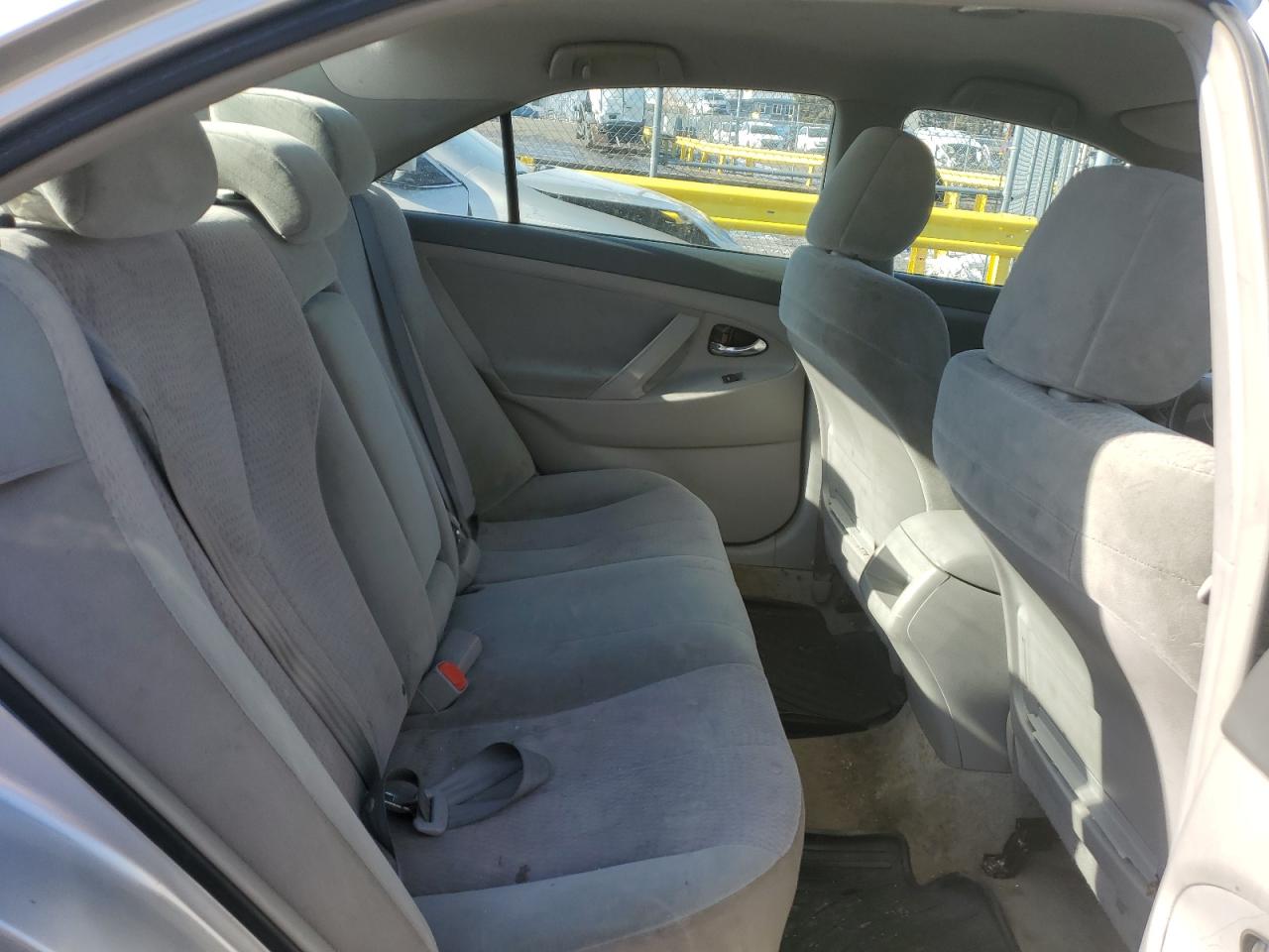 2010 Toyota Camry - Image 10