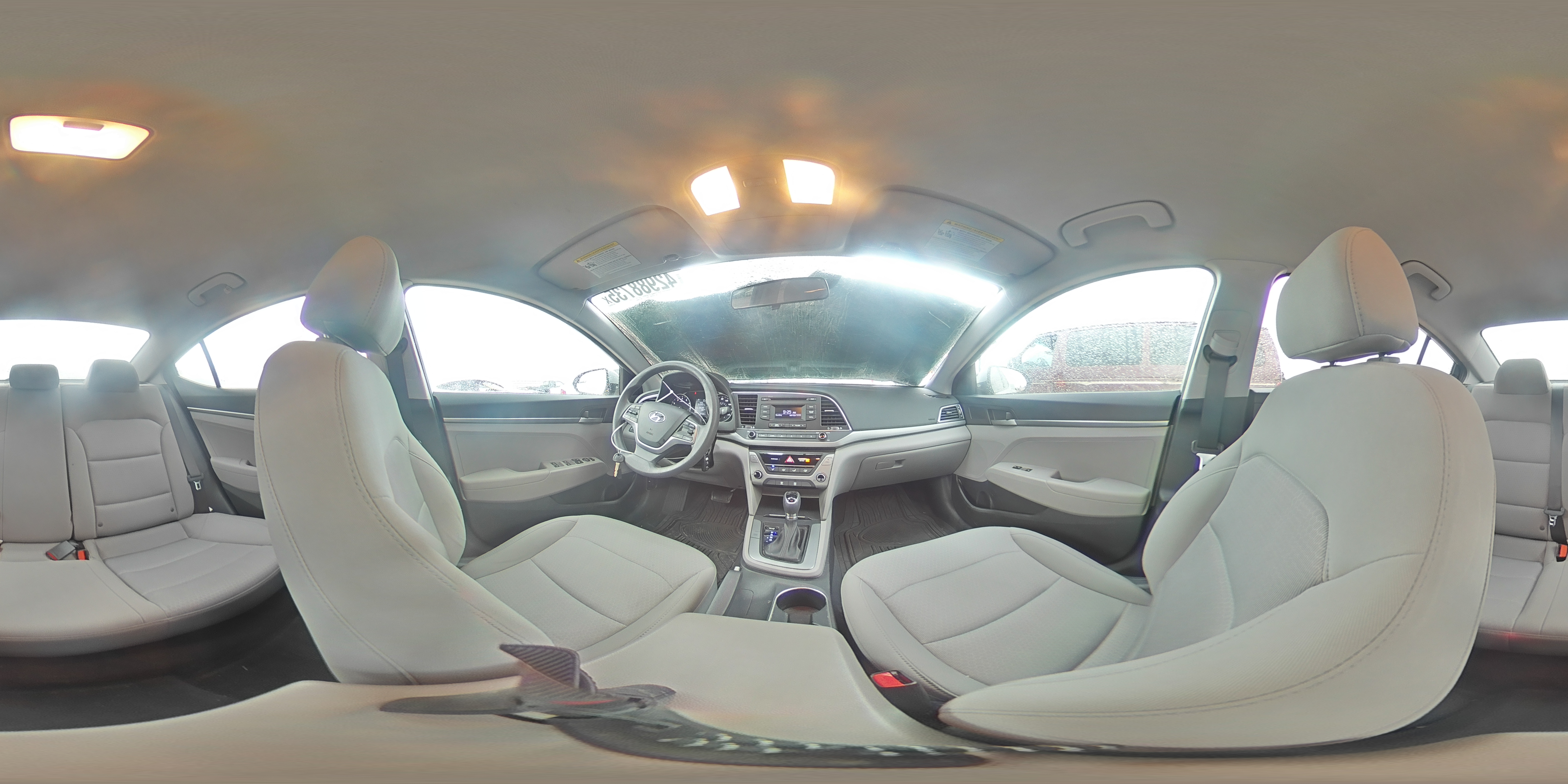 2018 Hyundai Elantra - Image 12
