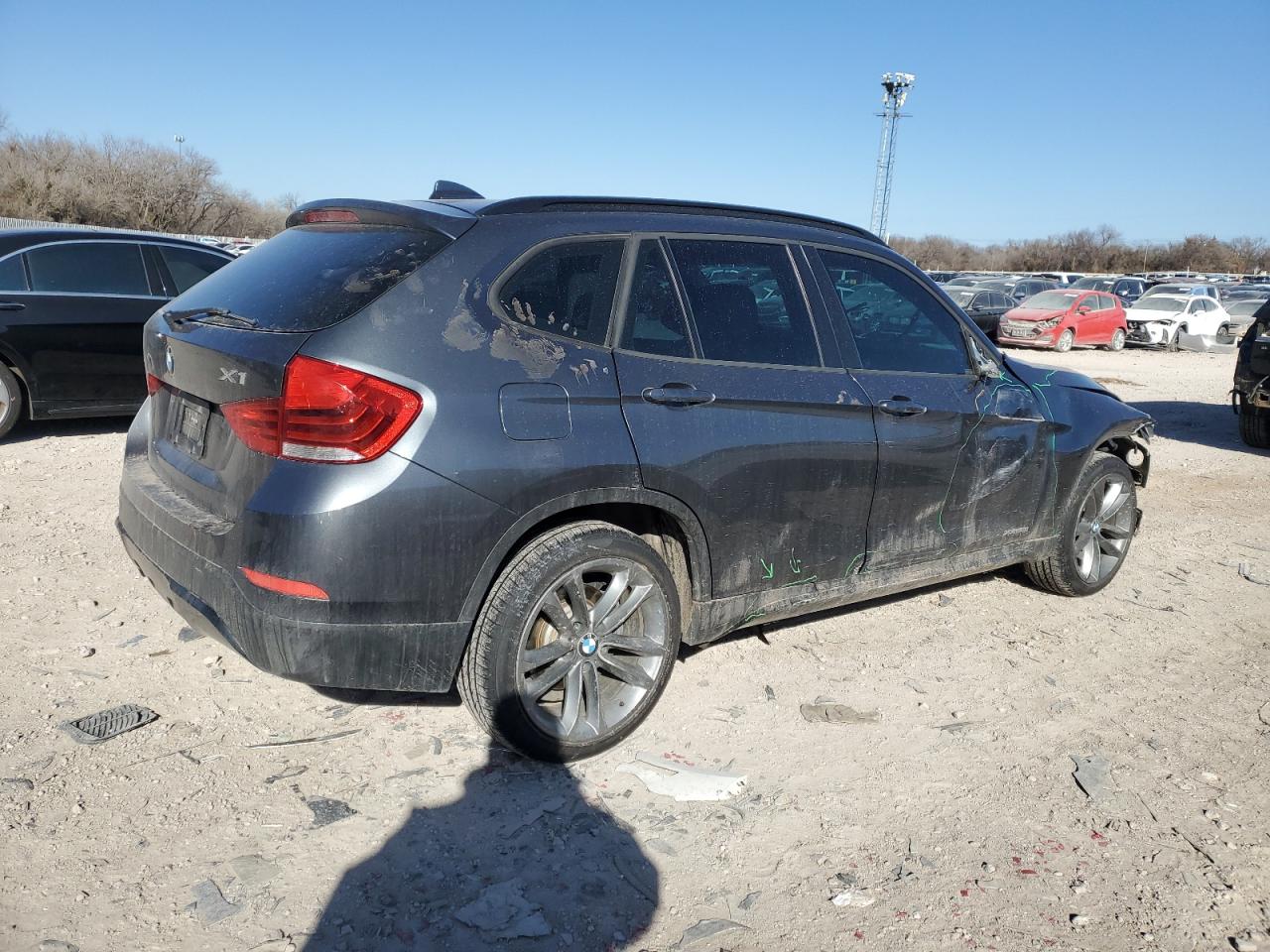 2015 BMW X1 - Image 3