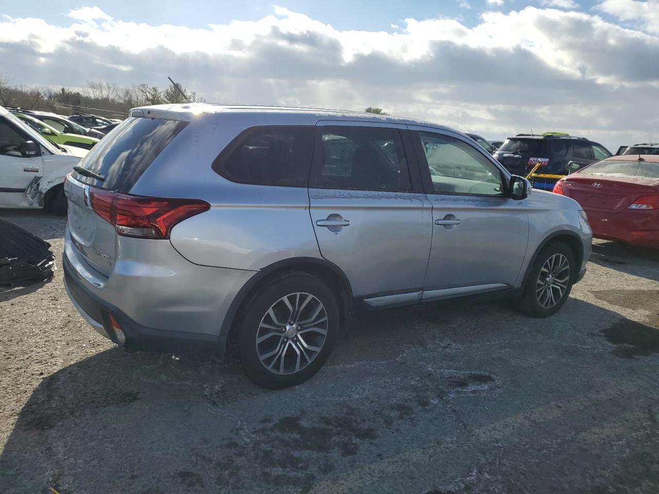 VIN JA4AD3A35GZ004810 2016 MITSUBISHI OUTLANDER no.3